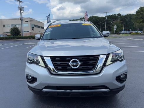Used 2020 Nissan Pathfinder SV AWD/4WD image 2