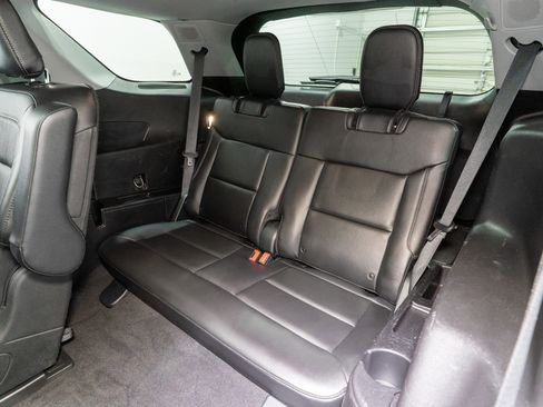 Used 2020 Ford Explorer Limited image 35