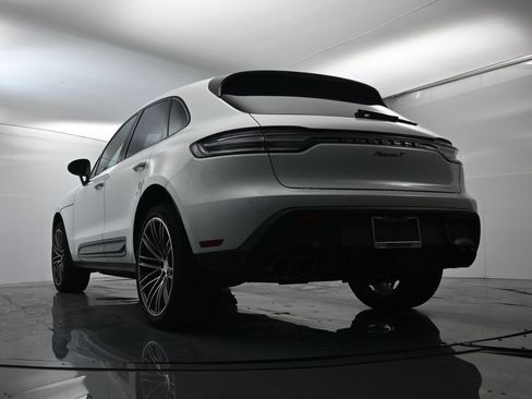 Used 2025 Porsche Macan image 48