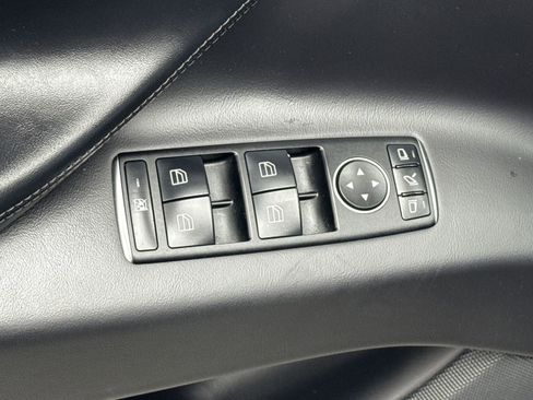 Used 2018 Tesla Model X 75D image 17