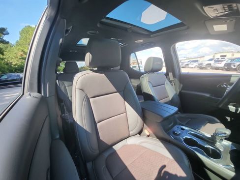 Certified 2023 Chevrolet Traverse High Country image 33
