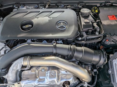 Used 2025 Mercedes-Benz CLA 250 4MATIC image 21