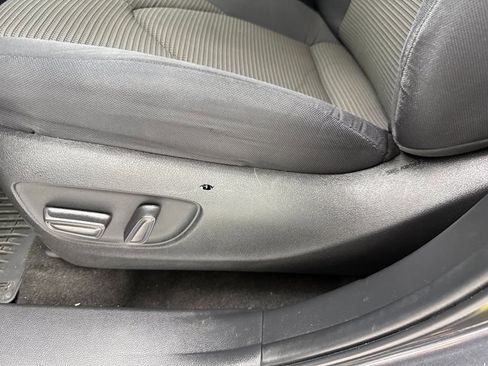 Used 2023 Toyota Highlander L image 24