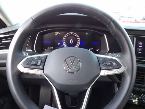 Used 2023 Volkswagen Jetta SE image 15