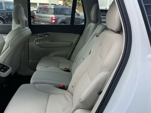 Used 2020 Volvo XC90 T6 Momentum image 29