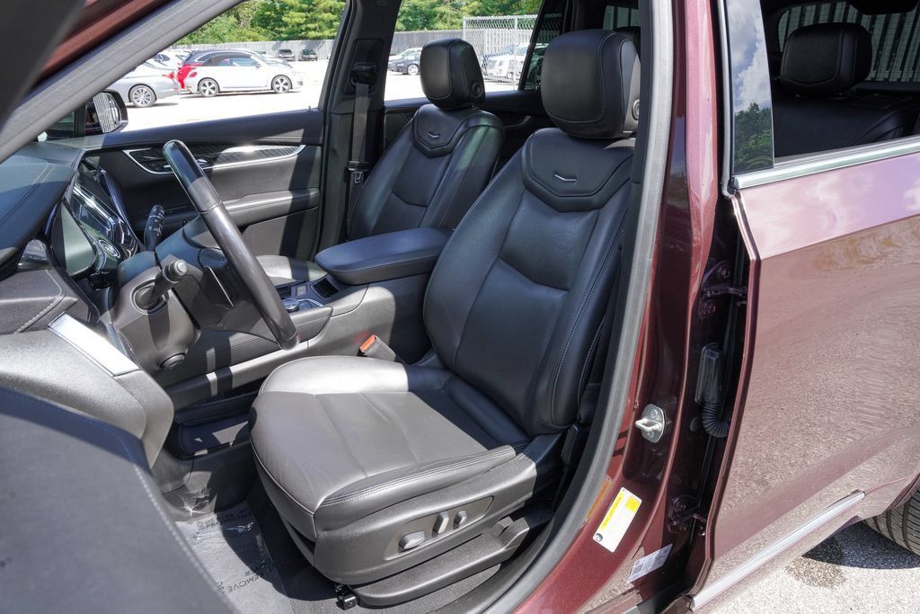 Used 2022 Cadillac XT6 Premium Luxury AWD/4WD image 26