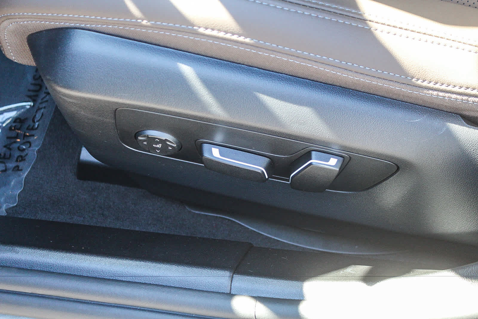 Used 2026 BMW 530i w/ Premium Package RWD image 21