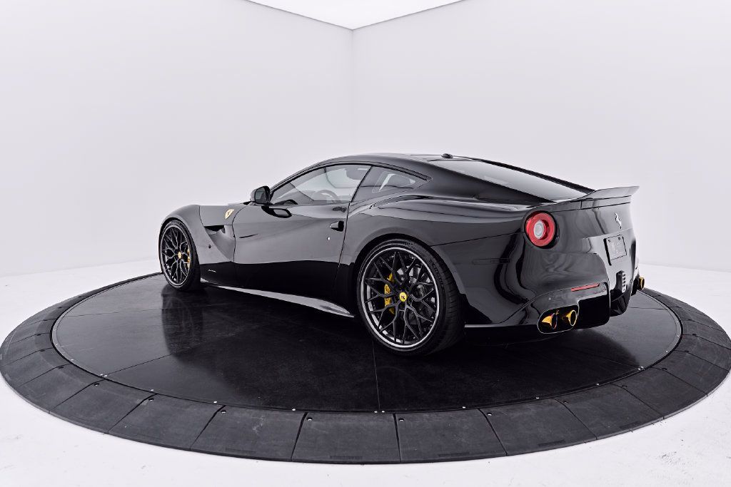Used 2015 Ferrari F12 Berlinetta RWD image 17