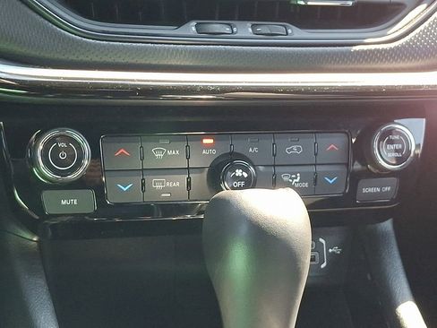 Used 2024 Jeep Compass Trailhawk image 15