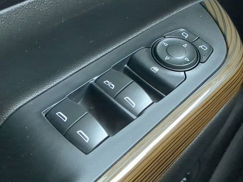 Used 2023 GMC Acadia SLE w/ Driver Convenience Package image 23