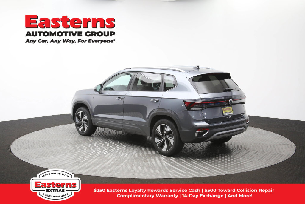 Used 2025 Volkswagen Taos SE AWD/4WD image 63