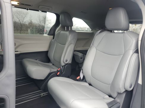 Certified 2024 Toyota Sienna XLE image 11