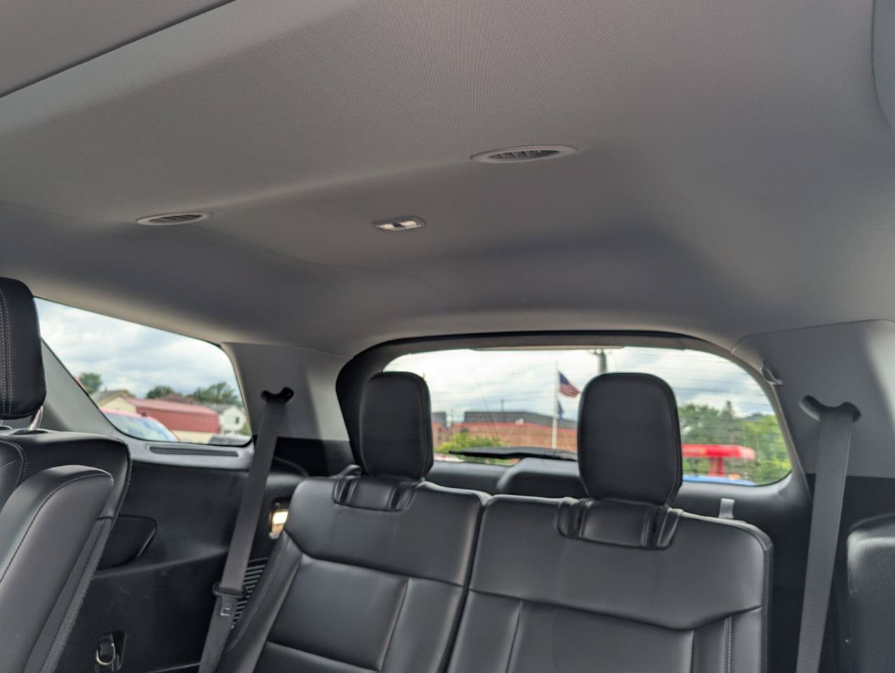 Used 2021 Ford Explorer XLT w/ Equipment Group 202A AWD/4WD image 41