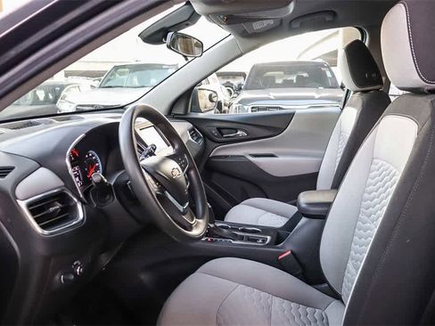 Used 2020 Chevrolet Equinox LS w/ LS Convenience Package image 18
