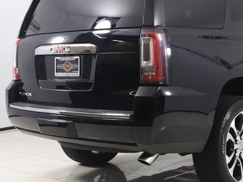 Used 2018 GMC Yukon Denali w/ Denali Ultimate Package AWD/4WD image 48