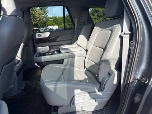 Used 2021 Lincoln Navigator L Reserve w/ Luxury Package AWD/4WD image 33