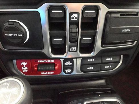 Used 2024 Jeep Wrangler Unlimited Rubicon AWD/4WD image 45