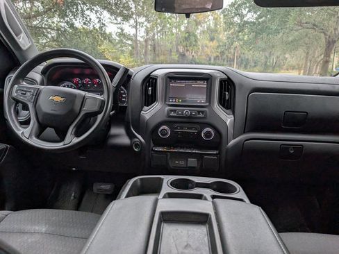 Used 2023 Chevrolet Silverado 1500 Custom image 9