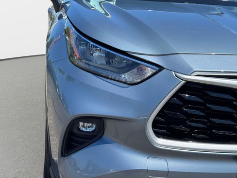 Certified 2020 Toyota Highlander XLE AWD/4WD image 7