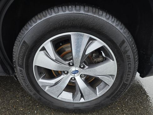 Used 2021 Subaru Ascent Premium w/ Convenience Package AWD/4WD image 12