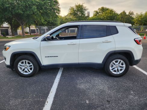 Used 2019 Jeep Compass Sport w/ Cold Weather Group FWD image 4