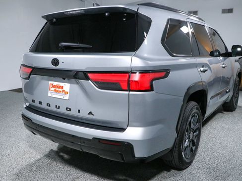Used 2024 Toyota Sequoia Platinum AWD/4WD image 7