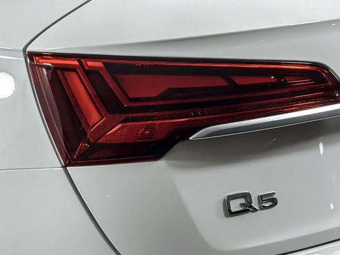 Used 2023 Audi Q5 2.0T Premium w/ Convenience Package image 26