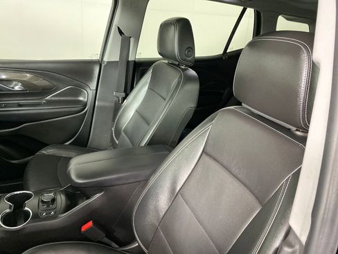 Used 2022 GMC Terrain SLT image 9