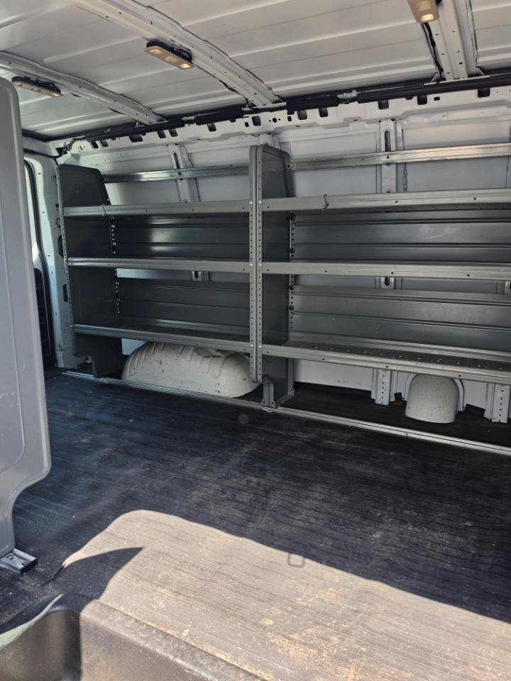 Used 2017 Chevrolet Express 2500 RWD image 10