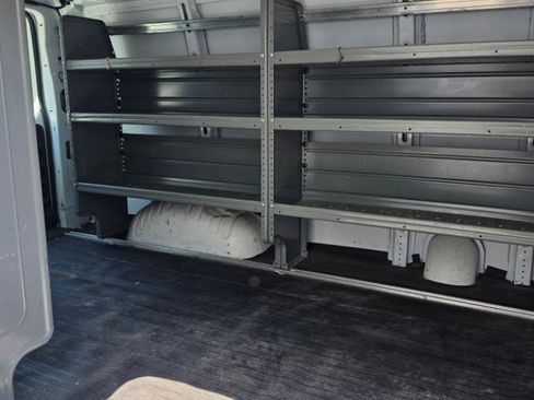Used 2017 Chevrolet Express 2500 RWD image 10