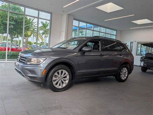 Used 2019 Volkswagen Tiguan S image 4