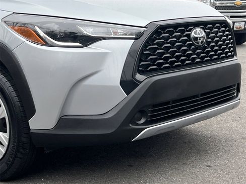 Used 2023 Toyota Corolla Cross L image 7