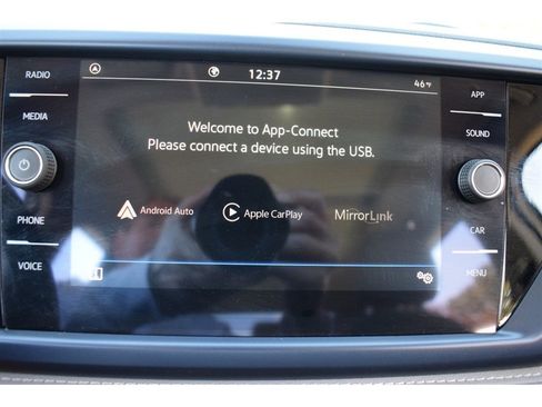 Used 2023 Volkswagen Taos SE w/ Panoramic Sunroof Package image 32