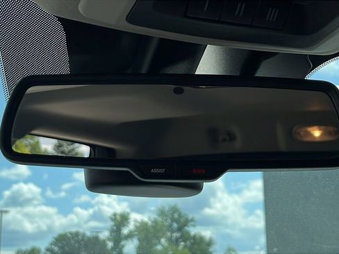 Used 2018 RAM 1500 Outdoorsman image 19