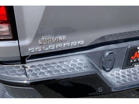Used 2024 Chevrolet Colorado Z71 w/ Z71 Convenience Package 2 AWD/4WD image 9