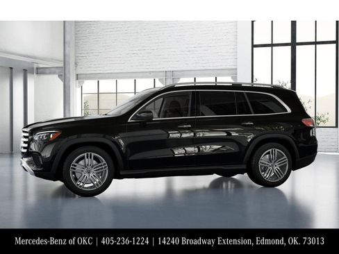 Used 2026 Mercedes-Benz GLS 450 4MATIC image 36