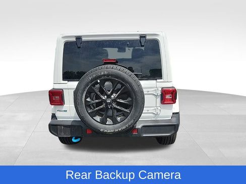Used 2024 Jeep Wrangler Unlimited Sahara AWD/4WD image 5