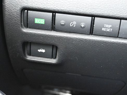 Used 2022 Nissan Sentra SV w/ Trunk Package FWD image 24