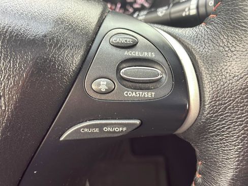Used 2020 Nissan Pathfinder SL FWD image 37