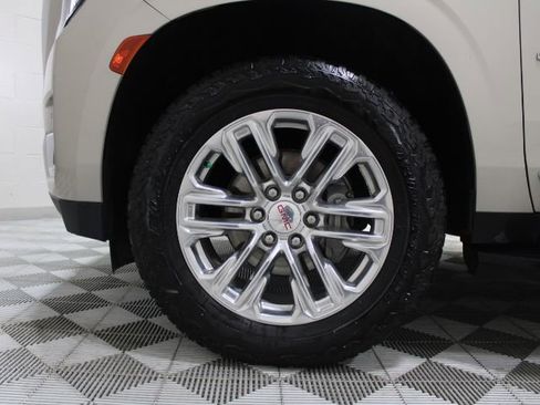 Used 2022 GMC Yukon SLT w/ SLT Premium Package image 49