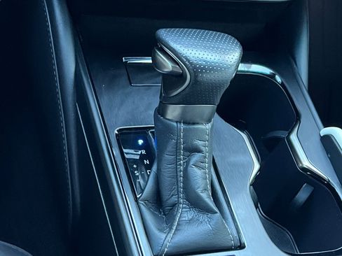 Used 2024 Lexus ES 300h F Sport image 20