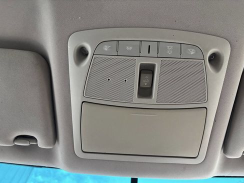 Used 2016 Nissan Altima 2.5 SV w/ Convenience Package image 16