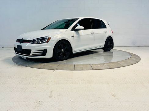 Used 2015 Volkswagen GTI S FWD image 5