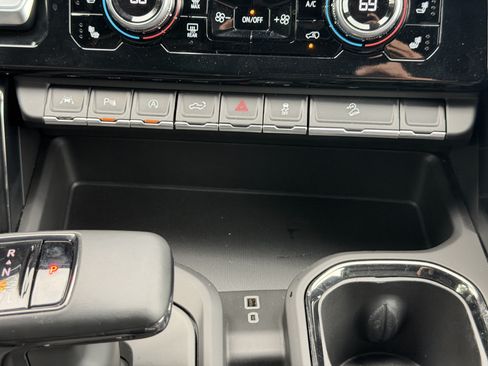 Used 2024 GMC Sierra 1500 AT4 w/ AT4 Premium Package AWD/4WD image 26