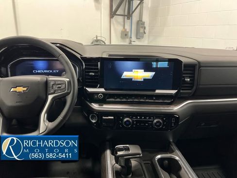 Used 2023 Chevrolet Silverado 1500 LTZ image 16