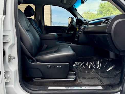 Used 2013 GMC Sierra 2500 Denali AWD/4WD image 19