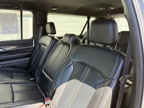 Used 2024 Jeep Wagoneer L 4WD image 18
