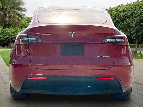 Used 2020 Tesla Model Y Long Range image 4