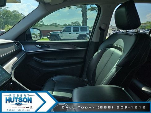Used 2024 Jeep Grand Cherokee Limited w/ MOPAR Finishing Package AWD/4WD image 18