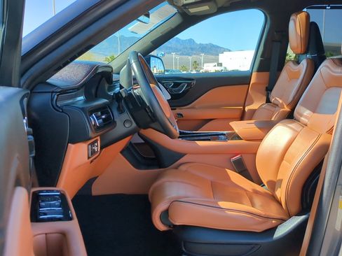 Used 2023 Lincoln Aviator Black Label w/ Dynamic Handling Package AWD/4WD image 15